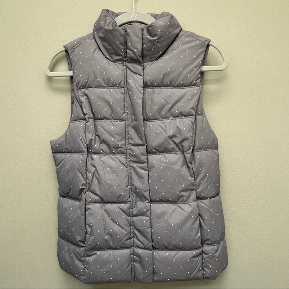NWT GAP Factory Quilted Puffer Vest Gray With White Polka Dots Size Small - Picture 1 of 14